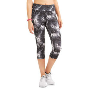 Danskin Now Floral Athletis/Yoga Capris